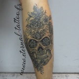 1-a-dark-sugar-skull-jambe