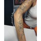 1-a-fleurs-bras-fleurs-volutes-3